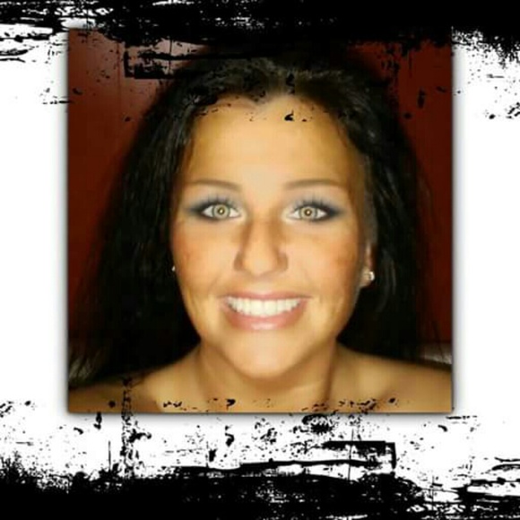 Meet your Posher, Melissa - Picture 7 of 8